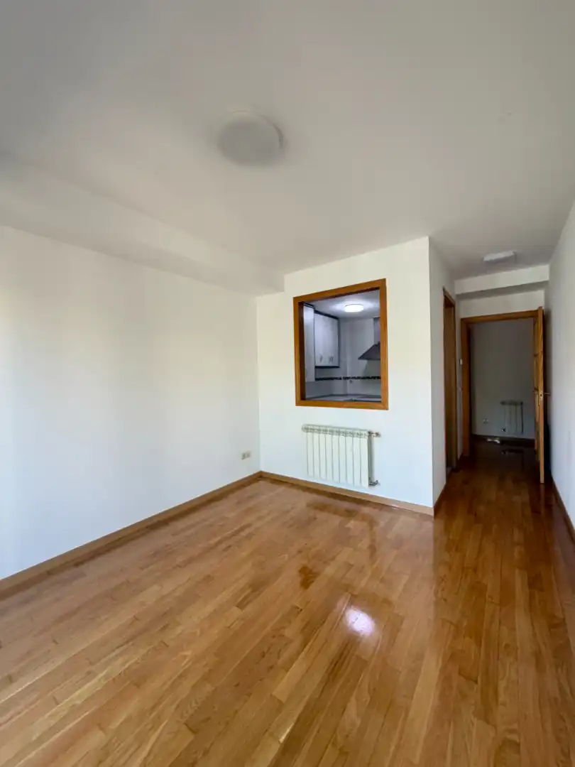 Apartments for rent in Plaza de la Constitución, Velilla de San Antonio