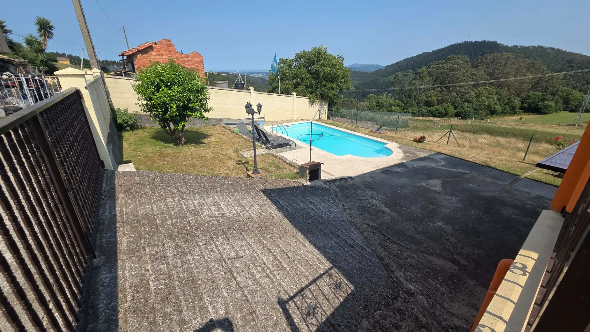 Piscina de Casa o xalet en venda en Pravia amb Calefacció, Jardí privat i Terrassa