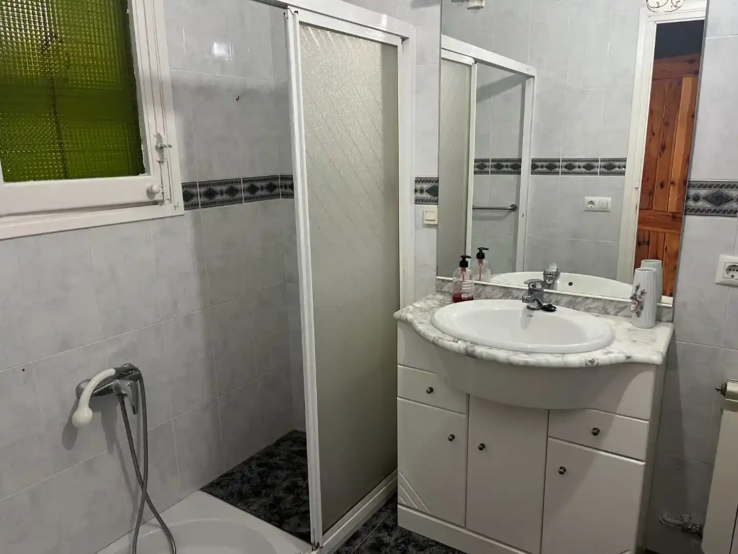 Badezimmer von Maisonette zum Verkauf in Lleida mit Klimaanlage, Abstellraum und Möbliert