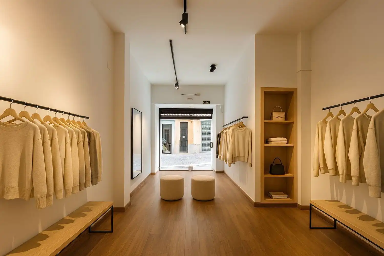 Local comercial de lloguer a Calle de Alloza, imagen 5