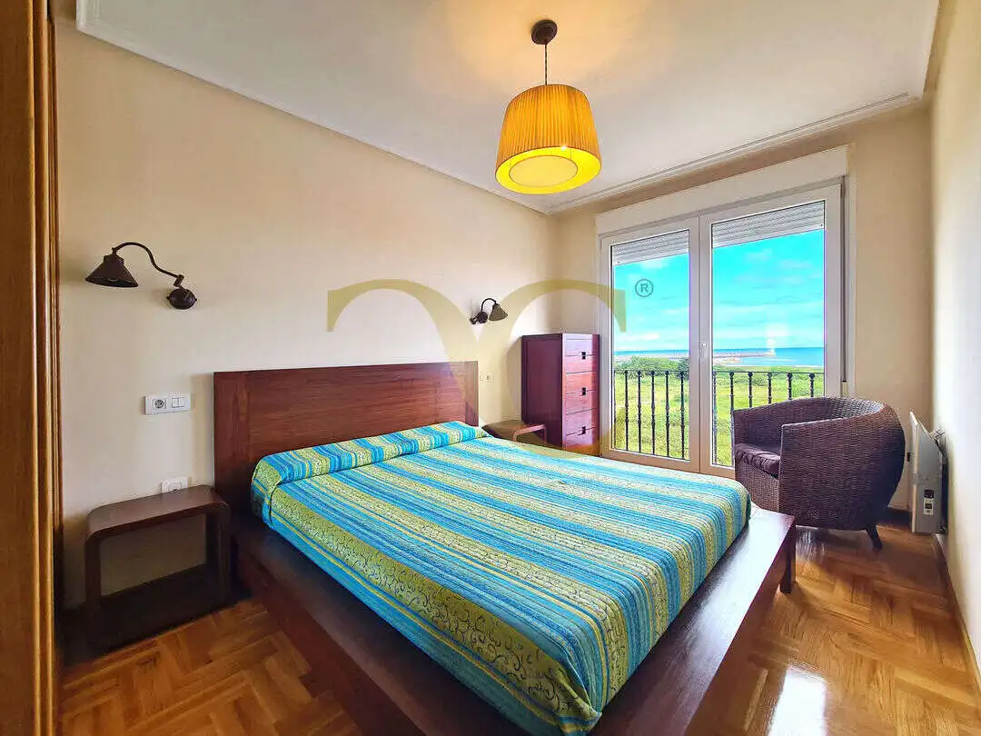 Habitación de Dúplex en venta en Soto del Barco con Calefacción y Amueblado