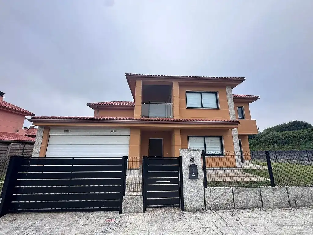 Vista exterior de Casa o xalet en venda en Ferrol