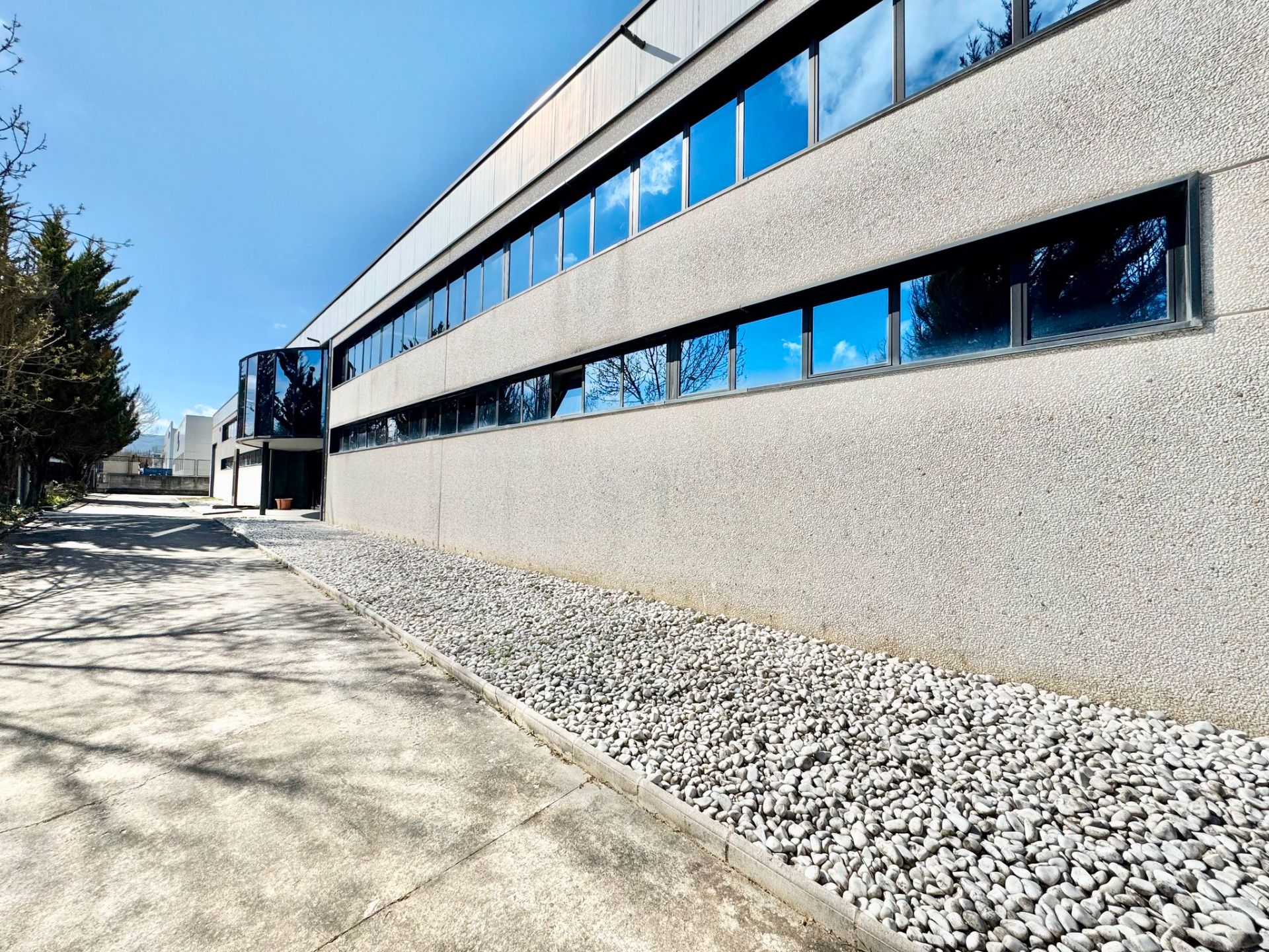 Vista exterior de Nau industrial en venda en Vitoria - Gasteiz