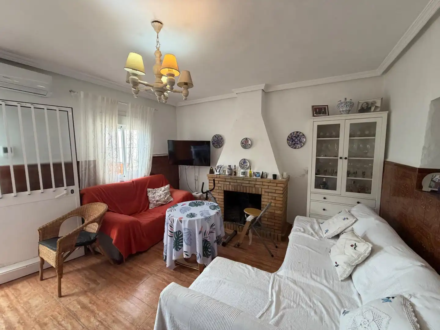 Sala d'estar de Casa adosada en venda en Mairena del Aljarafe