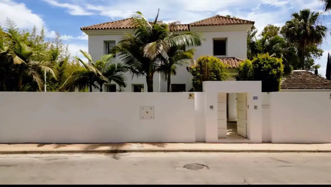 Casa o xalet de lloguer a Guadalmina Baja