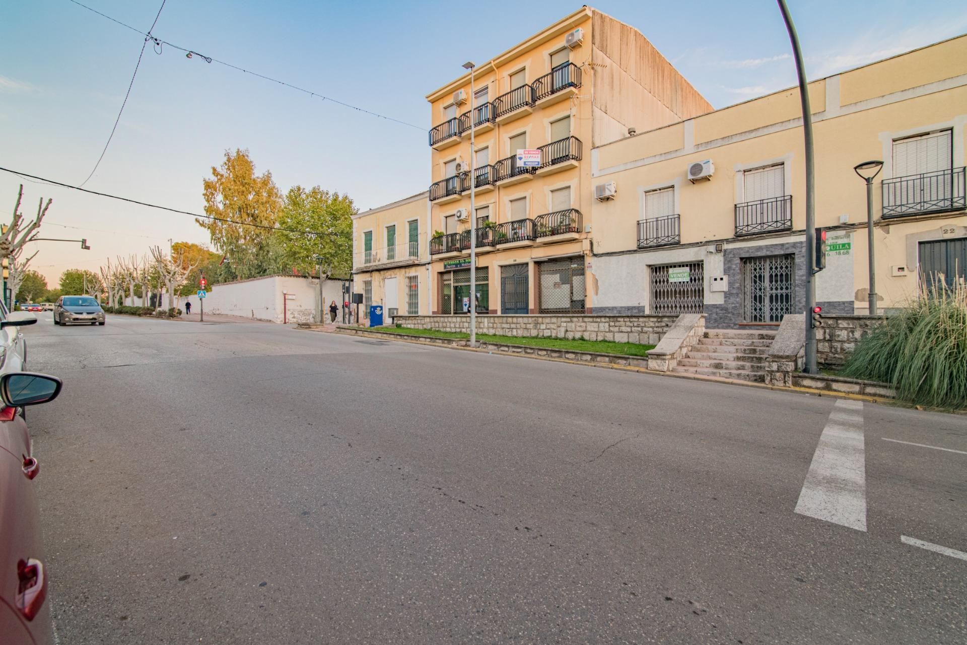 Außenansicht von Wohnungen zum verkauf in La Carolina mit Terrasse und Balkon