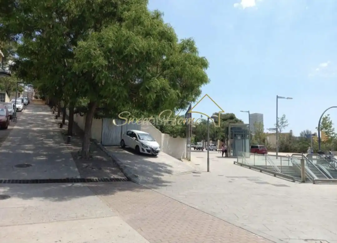 Vista exterior de Residencial en venda en Santa Coloma de Gramenet