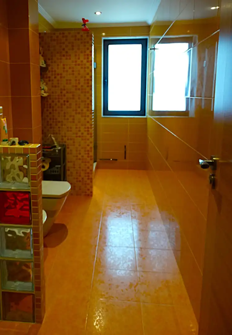 Bany de Casa o xalet en venda en Valdoviño amb Calefacció, Jardí privat i Parquet