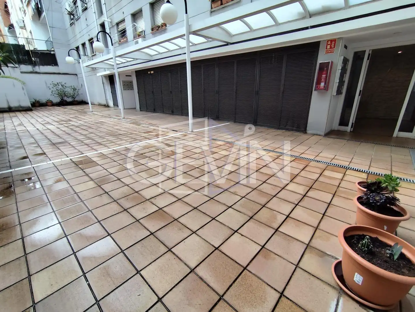 Vista exterior de Piso en venta en La Llagosta con Calefacción