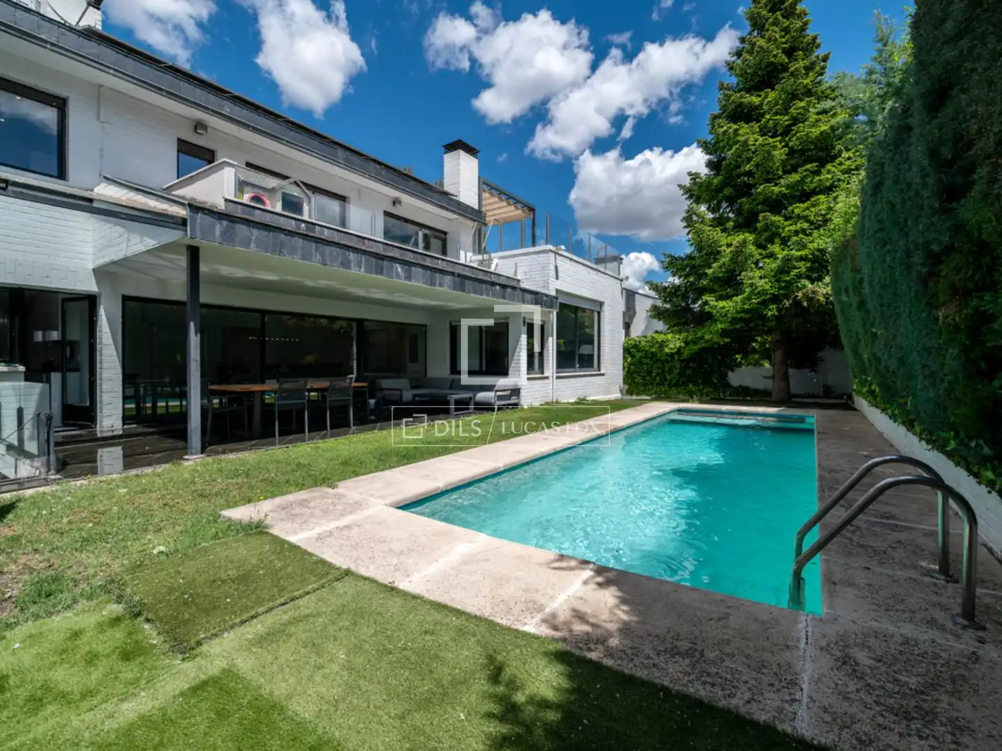 Piscina de Casa o xalet en venda en La Moraleja amb Aire condicionat, Calefacció i Jardí privat