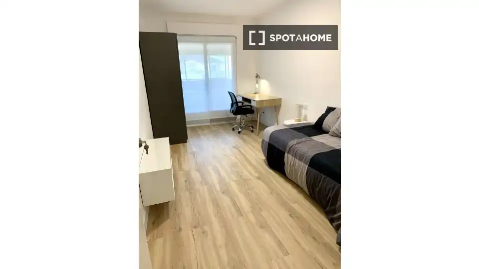 Habitación de Piso de alquiler en Cartagena con Aire acondicionado, Calefacción y Amueblado