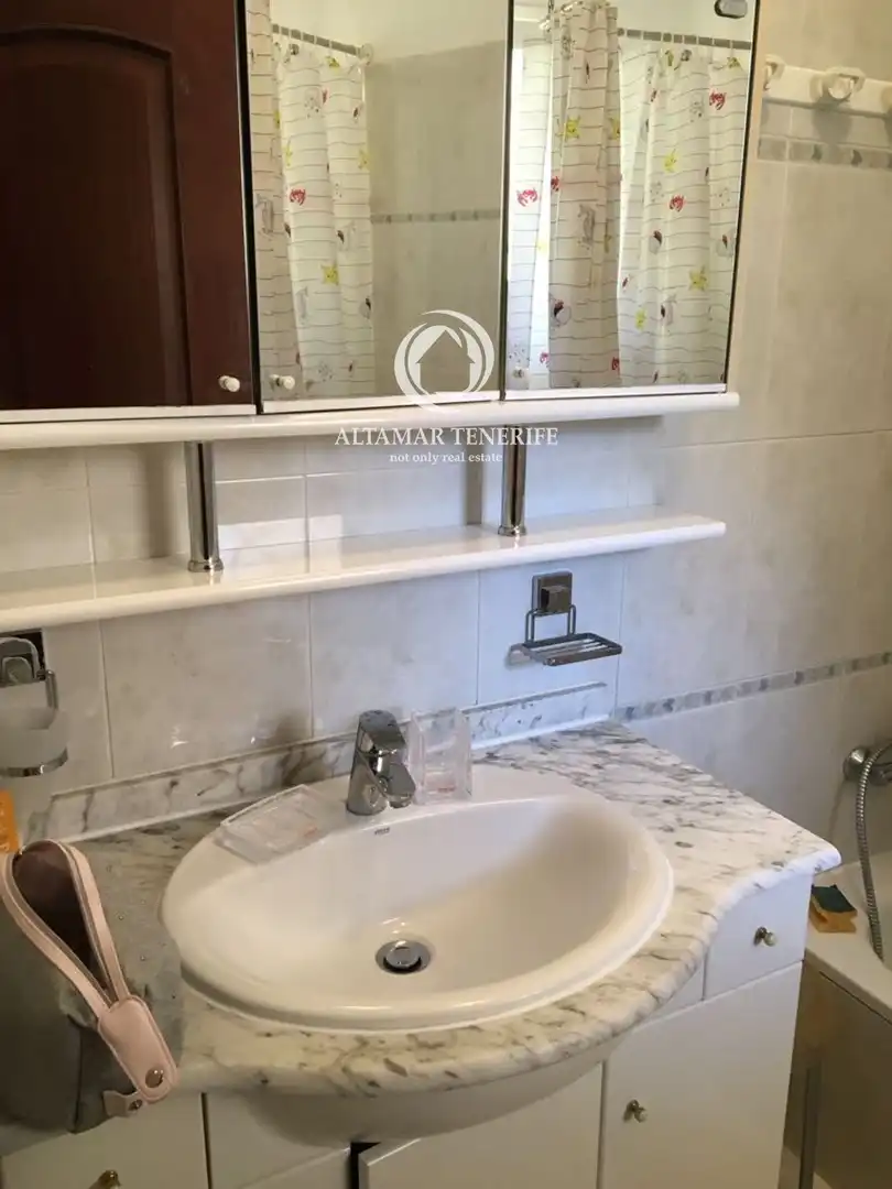 Baño de Apartamento de alquiler en Arona con Terraza, Piscina y Amueblado