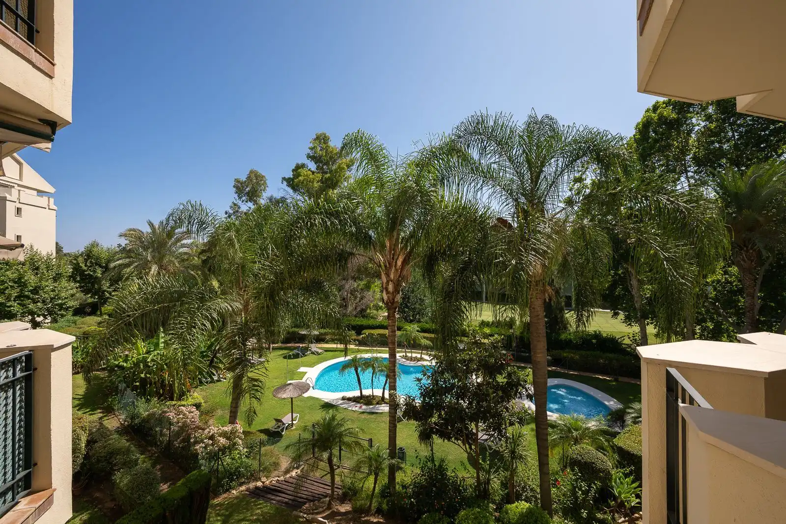 Jardí de Pis en venda en Marbella amb Aire condicionat, Terrassa i Traster