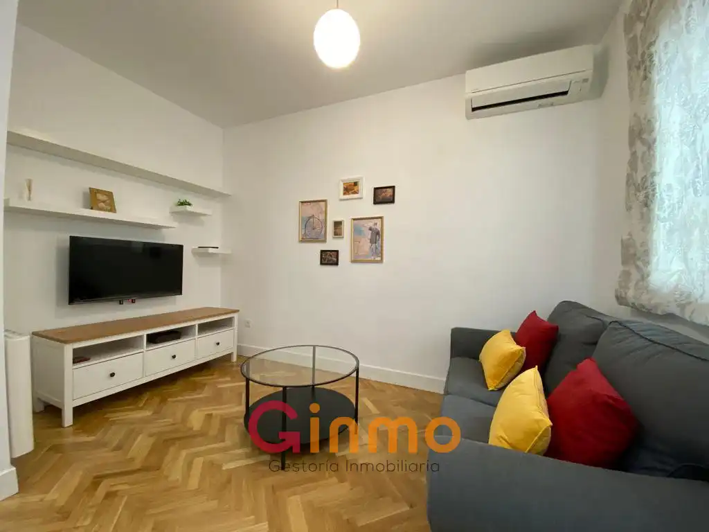 Wohnzimmer von Wohnung zur Miete in Madrid mit Klimaanlage, Möbliert und Ofen
