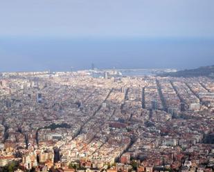 Vista exterior de Edifici en venda en  Barcelona Capital