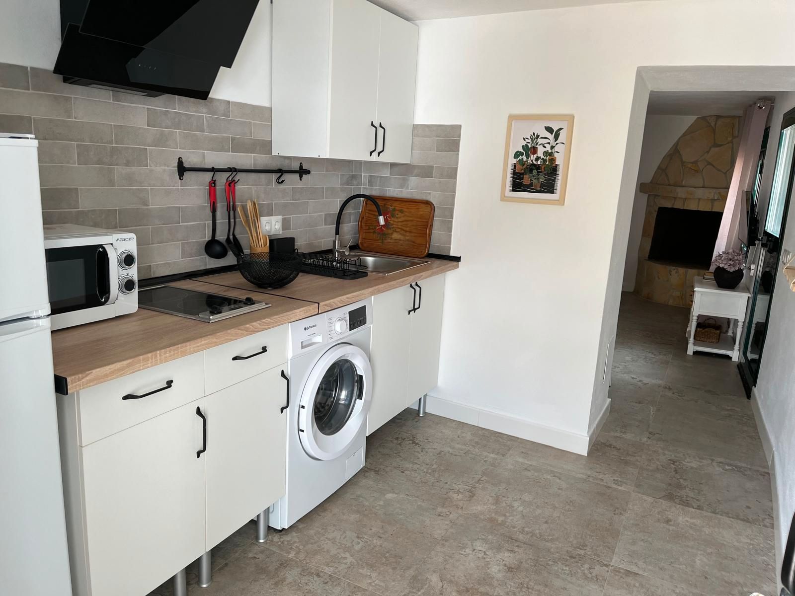 Cuina de Finca rústica de lloguer en Carratraca amb Aire condicionat, Moblat i Forn