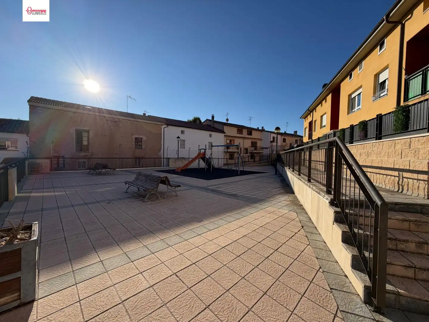 Außenansicht von Maisonette zur Miete in Cogollos mit Heizung, Privatgarten und Möbliert