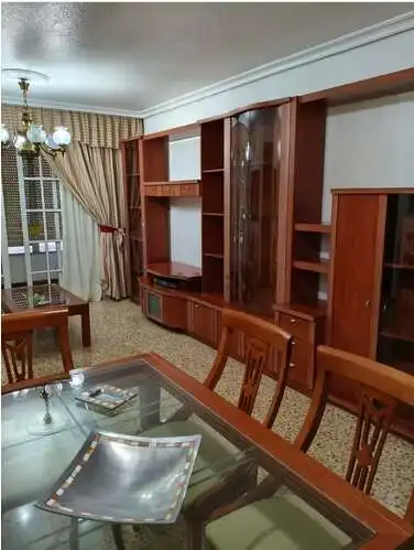 Sala d'estar de Pis en venda en Sevilla amb Aire condicionat i Terrassa