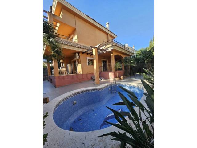 Casa-chalet en Venta en Cortijo Torrequebrada