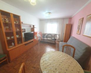 Sala d'estar de Pis en venda en Cuenca Capital amb Calefacció, Parquet i Terrassa