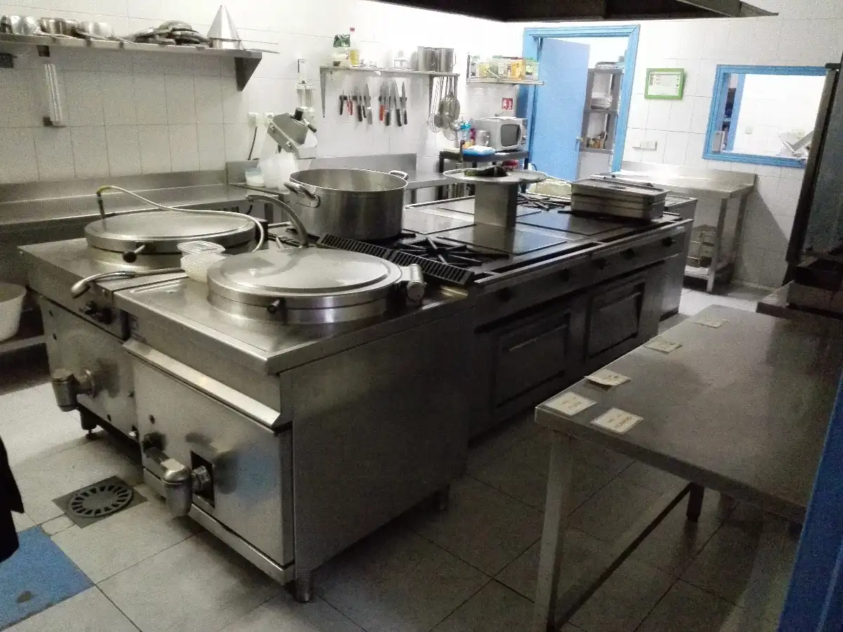 Cocina de Nave industrial en venta en Las Ventas de Retamosa