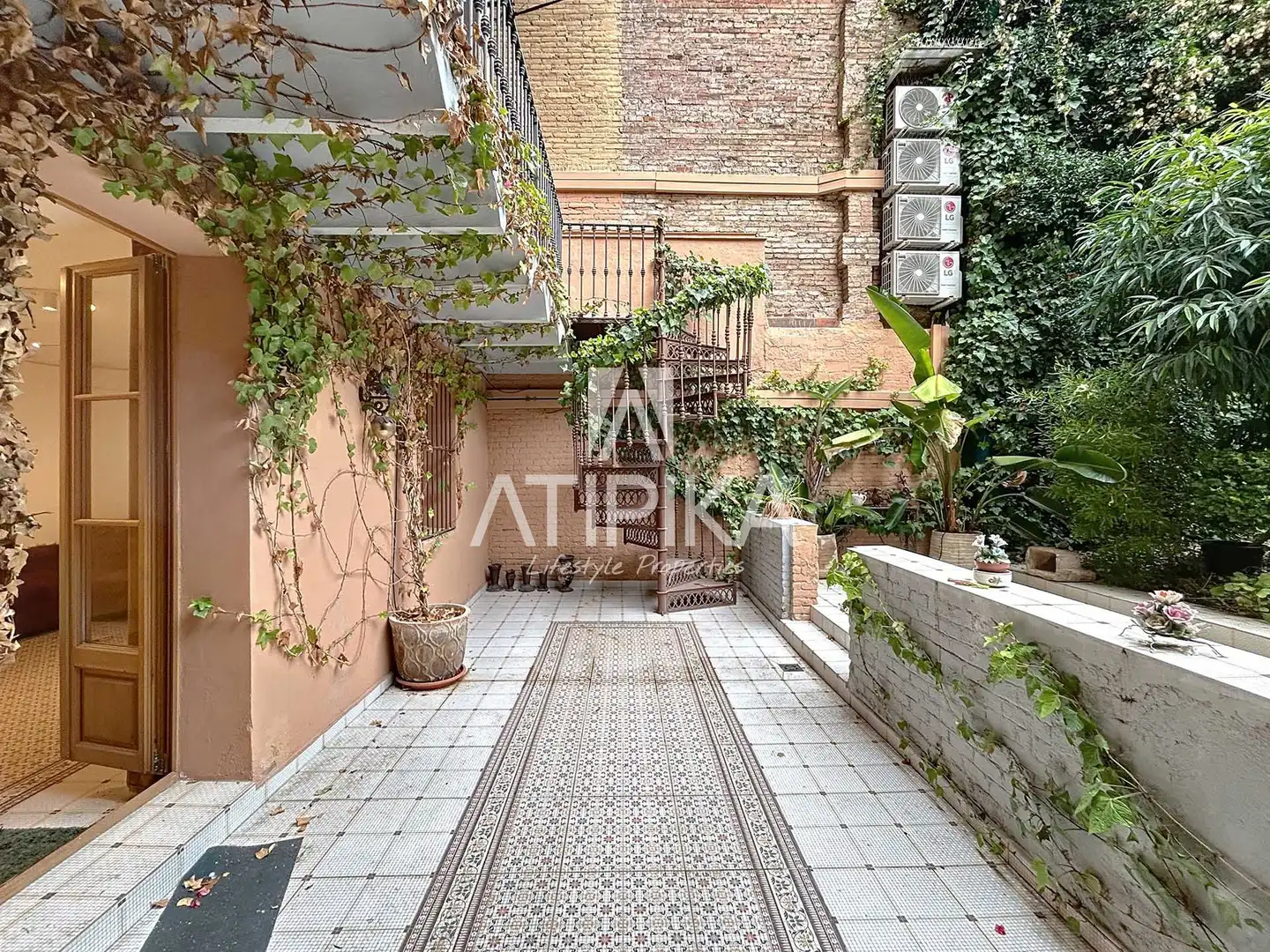 Terrace of Duplexes for rent in Barcelona  with Air Conditioner, Terrace and Furnished