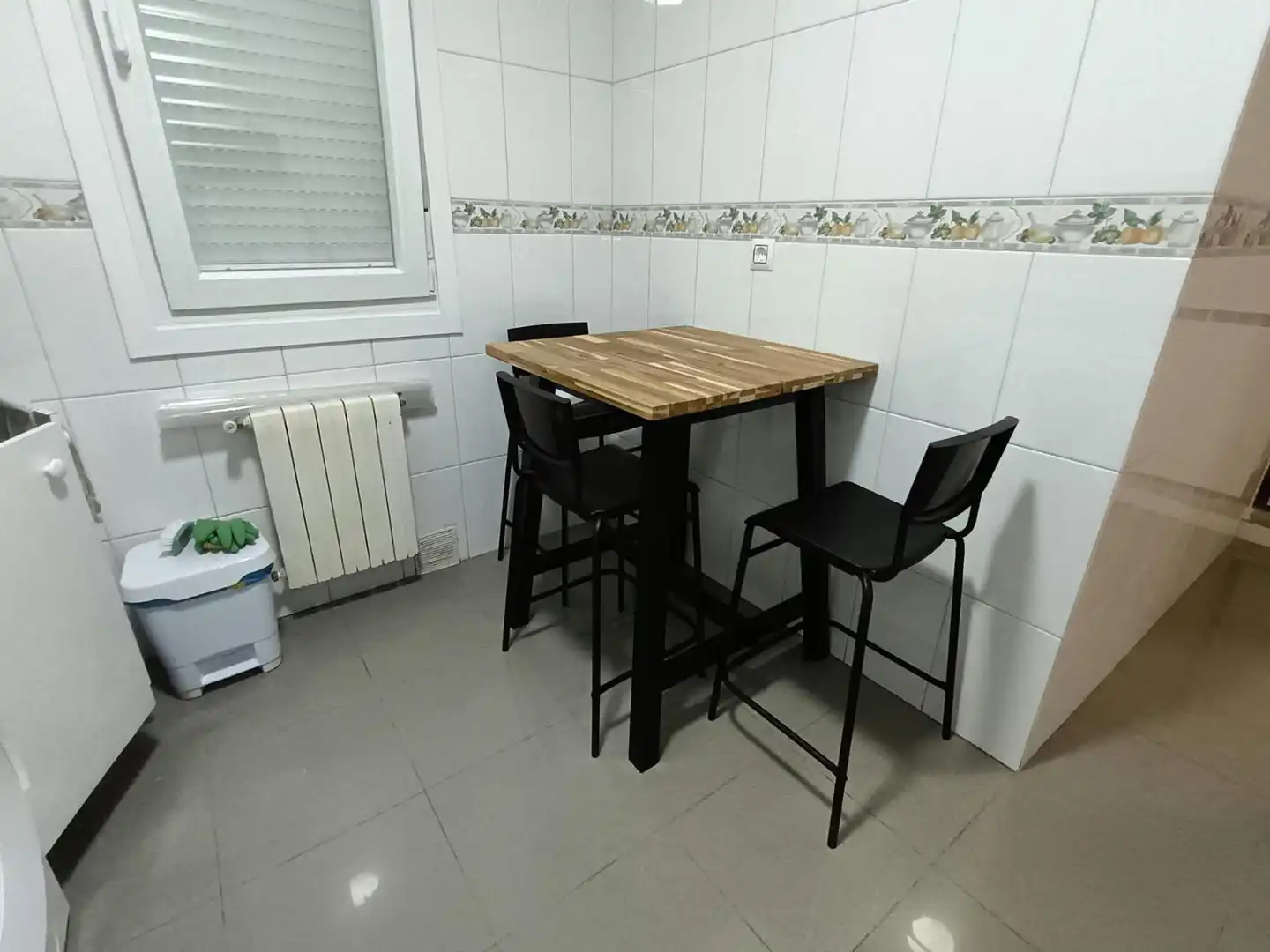 Kitchen of Flat for share in Universidad