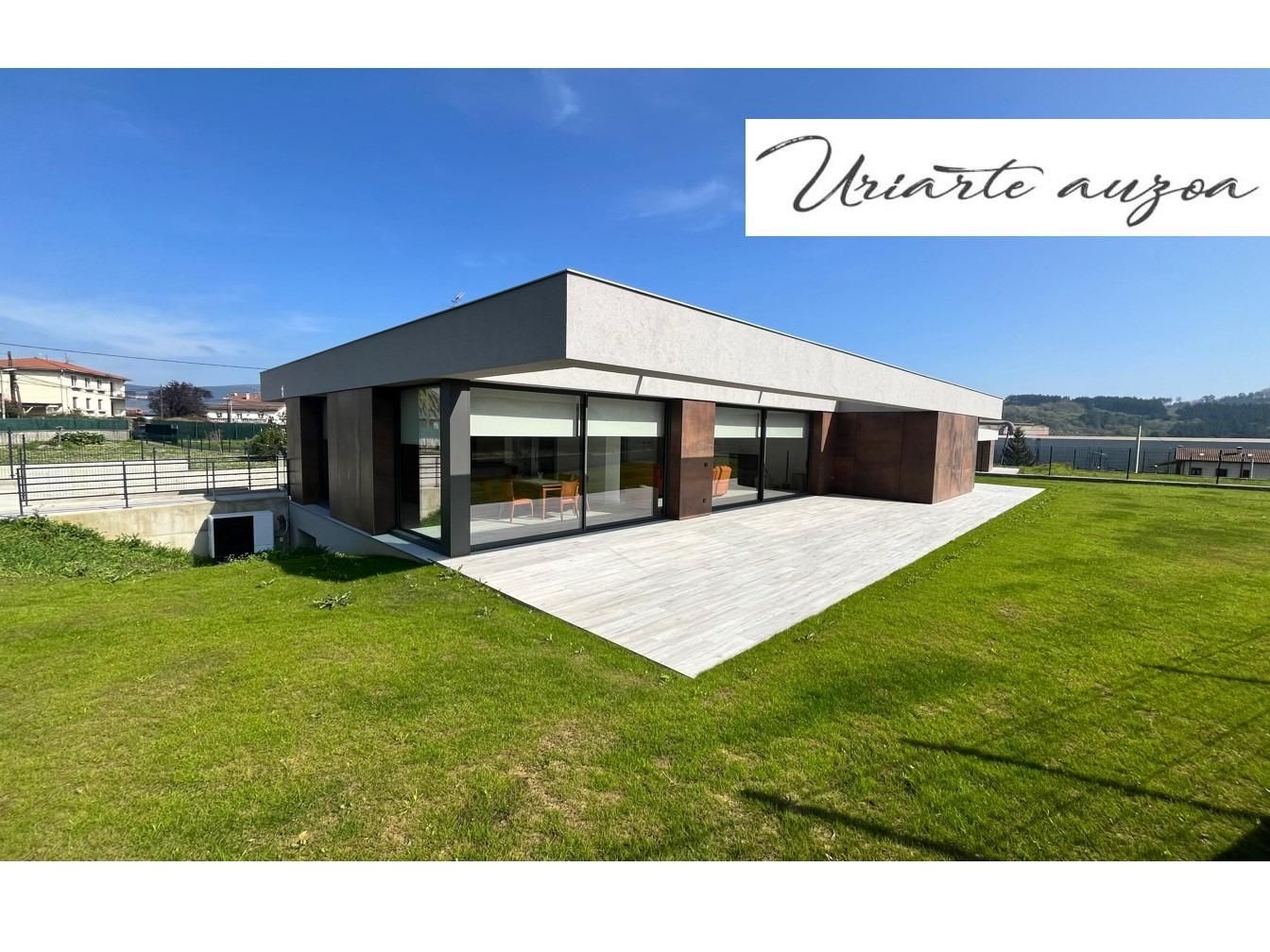 Exterior view of House or chalet for sale in Basauri   with Heating, Private garden and Terrace