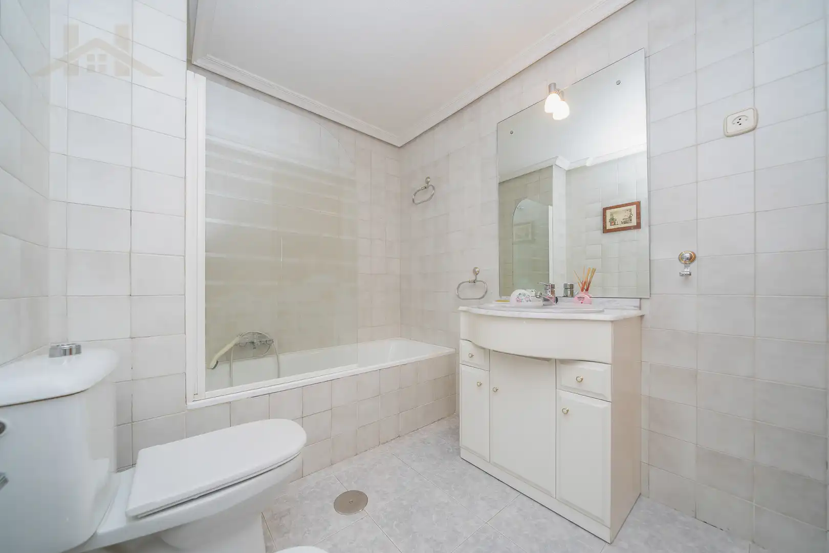 Bathroom of Detached homes for sale in El Escorial  with Heating, Parquet flooring and Terrace