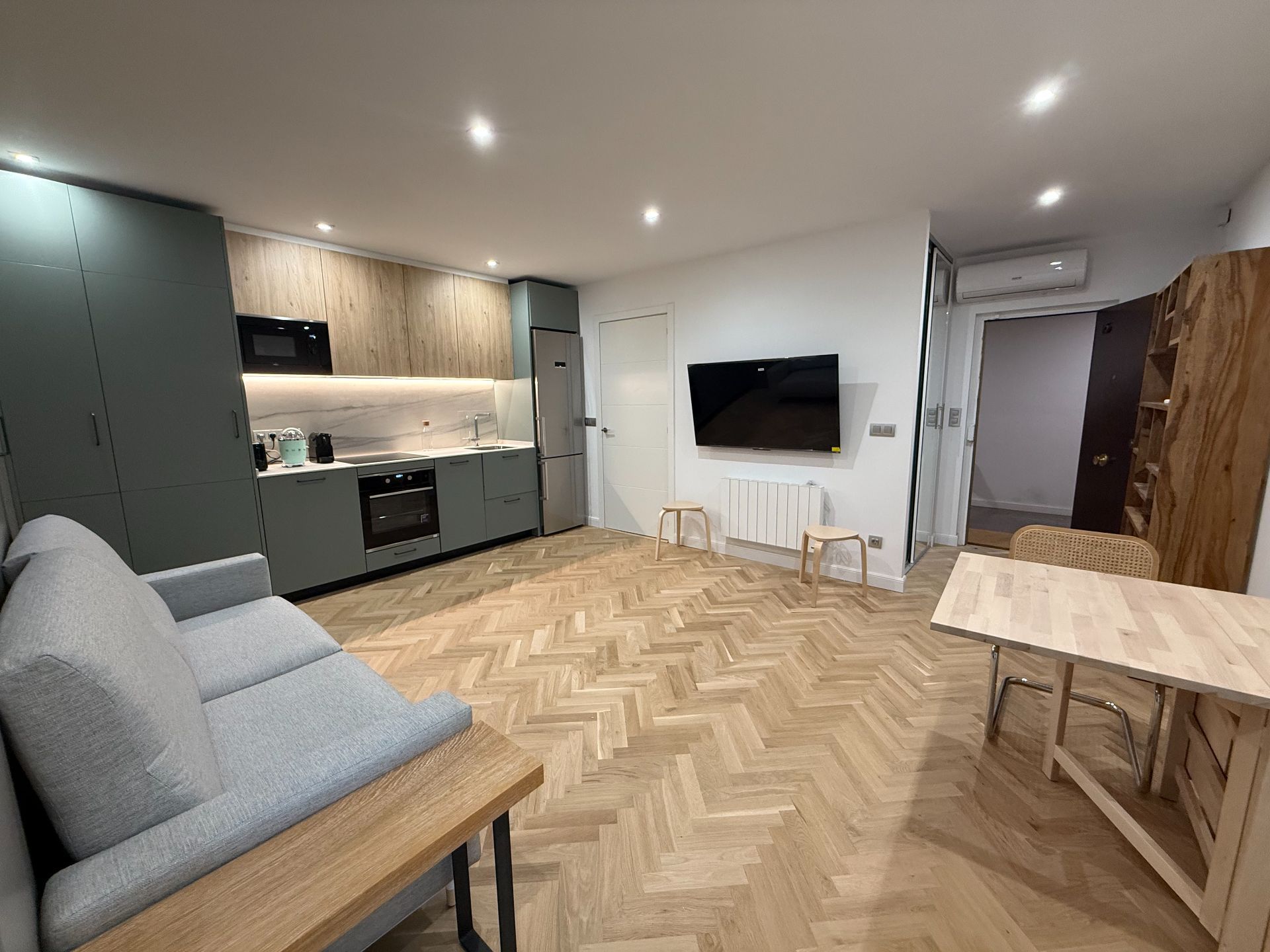 Apartament de lloguer en  Barcelona Capital amb Aire condicionat, Calefacció i Moblat