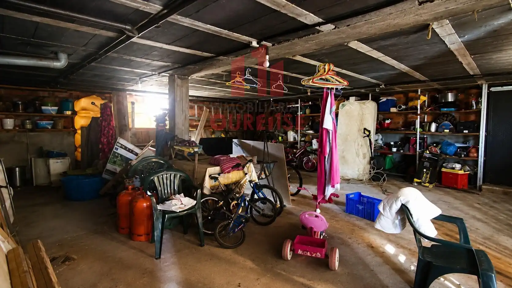 Casa o xalet en venda en A Merca   amb Calefacció i Moblat