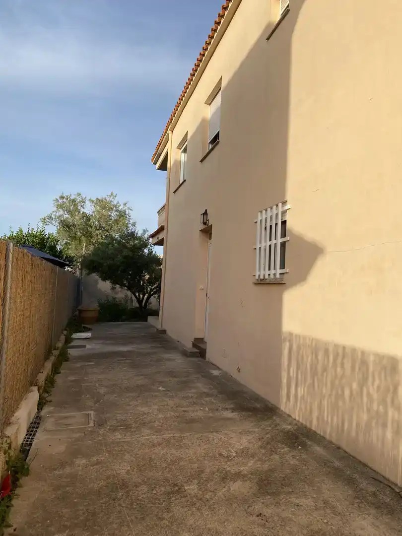 Vista exterior de Casa o chalet de alquiler en Tavernes de la Valldigna con Jardín privado y Amueblado