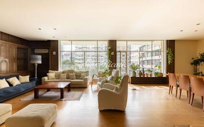 Living room of Flat for sale in  Barcelona Capital  with Air Conditioner, Heating and Terrace