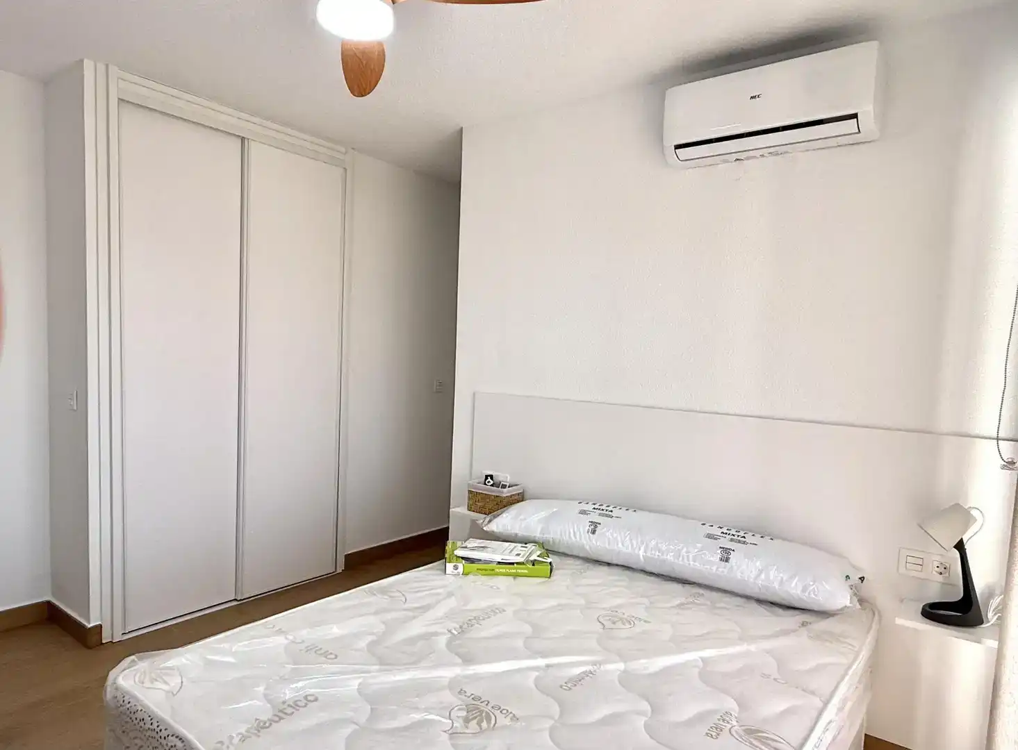 Schlafzimmer von Wohnung zur Miete in Cartagena mit Klimaanlage, Parkett und Abstellraum