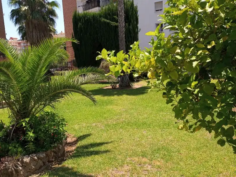 Jardín de Piso en venta en Fuengirola con Jardín privado, Terraza y Balcón