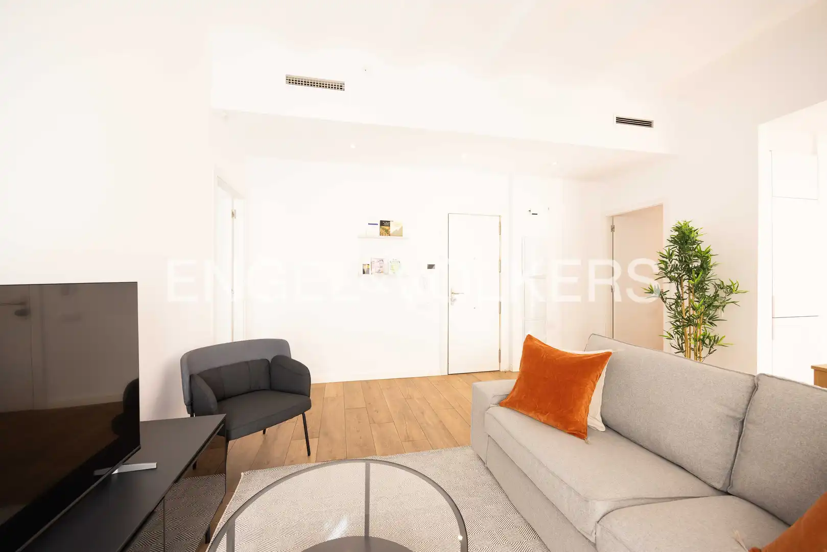 Wohnzimmer von Erdgeschoss zum Verkauf in Barcelona mit Klimaanlage, Heizung und Parkett