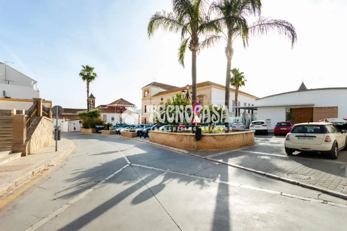 Vista exterior de Casa adosada en venta en Vélez-Málaga con Terraza, Amueblado y Balcón