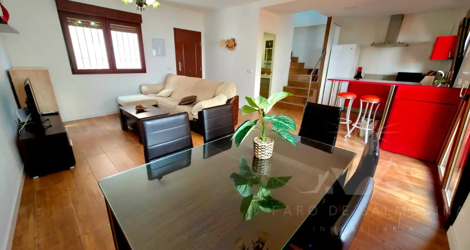 Sala d'estar de Casa o xalet en venda en Chipiona amb Aire condicionat i Moblat