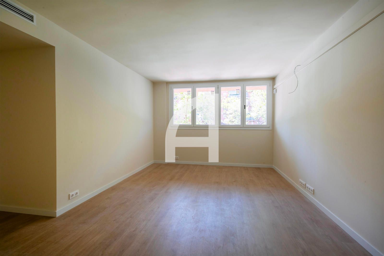 Bedroom of Flat for sale in  Barcelona Capital  with Air Conditioner, Heating and Parquet flooring