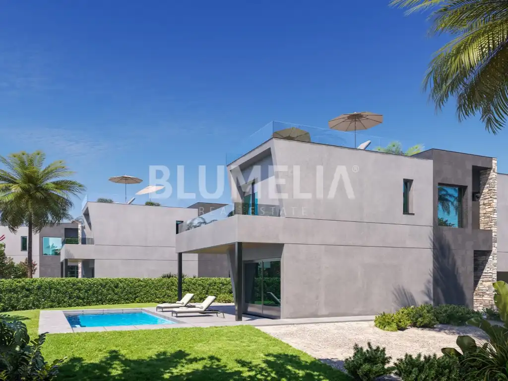 Casa amb piscina en venda a Urbanizacion Gran Sol