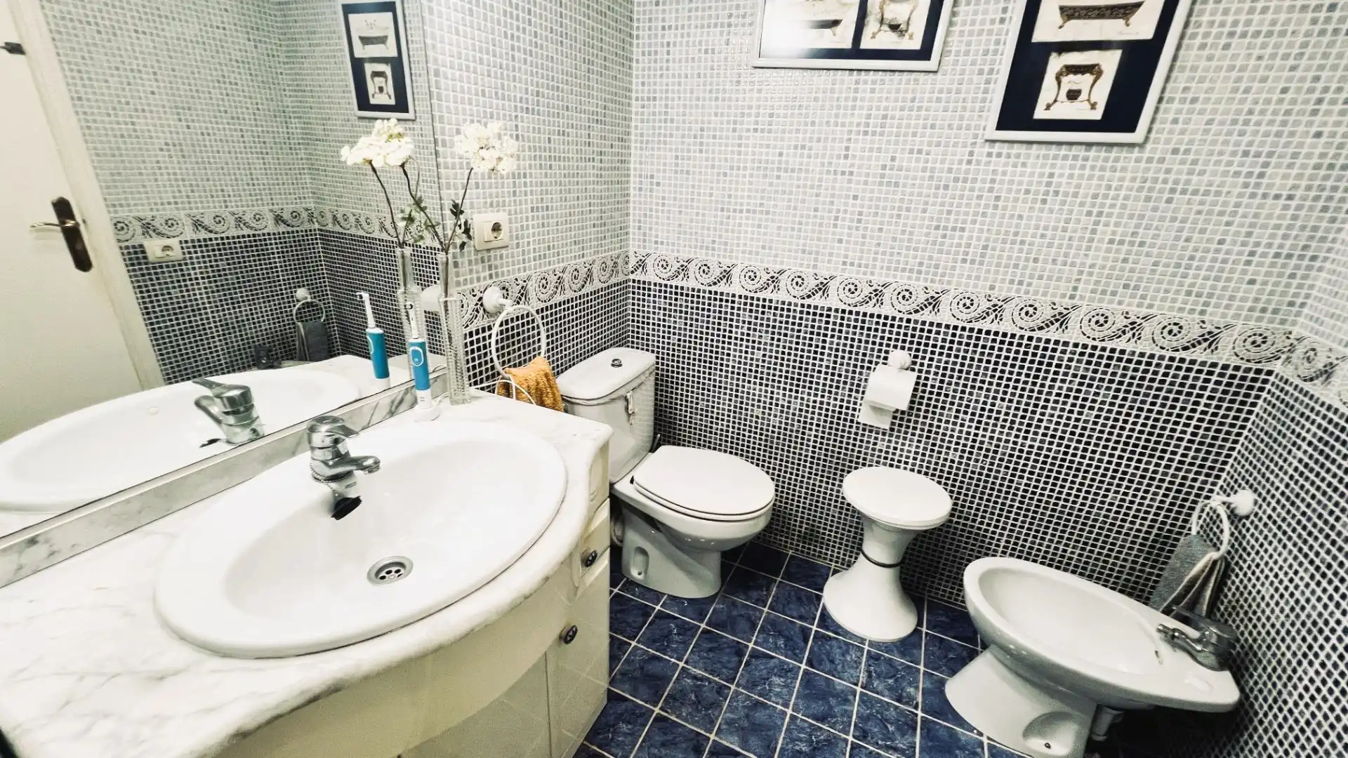 Badezimmer von Wohnungen zum Verkauf in Benicasim / Benicàssim mit Privatgarten, Terrasse und Abstellraum