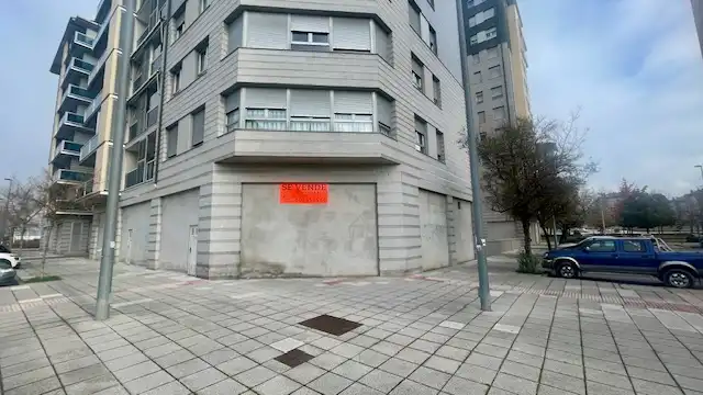 Vista exterior de Local en venta en Ponferrada