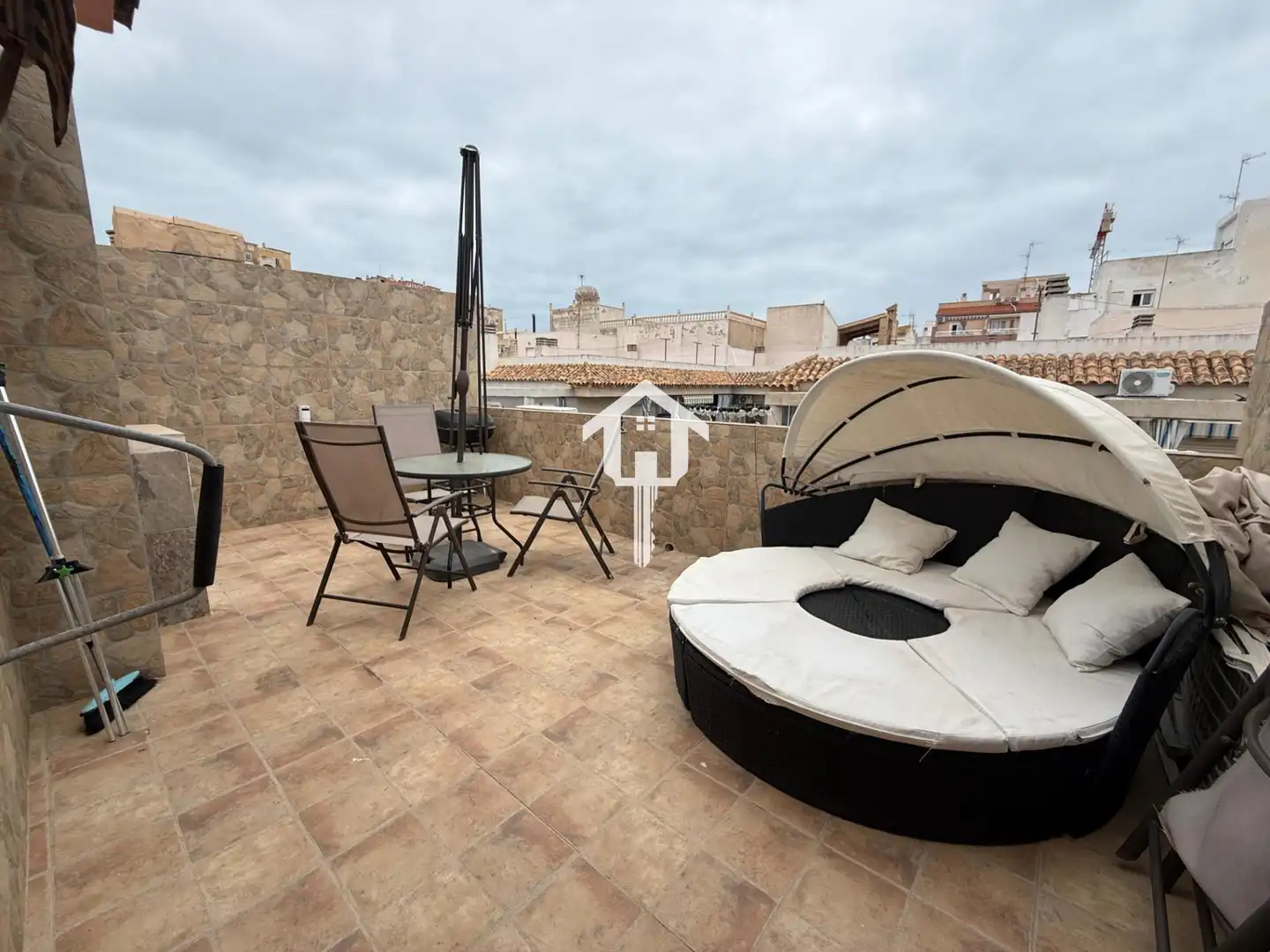 Terraza de Dúplex en venta en Torrevieja con Aire acondicionado, Terraza y Amueblado
