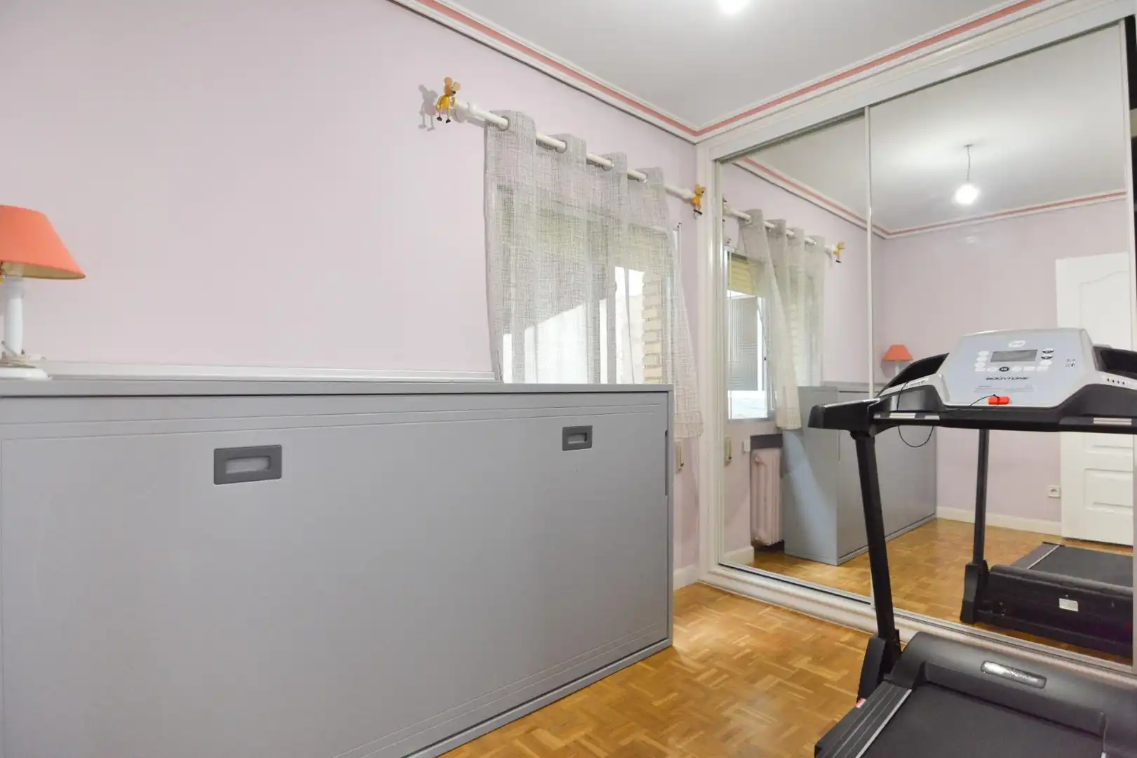 Habitación de Planta baja en venta en Móstoles con Calefacción, Parquet y Terraza