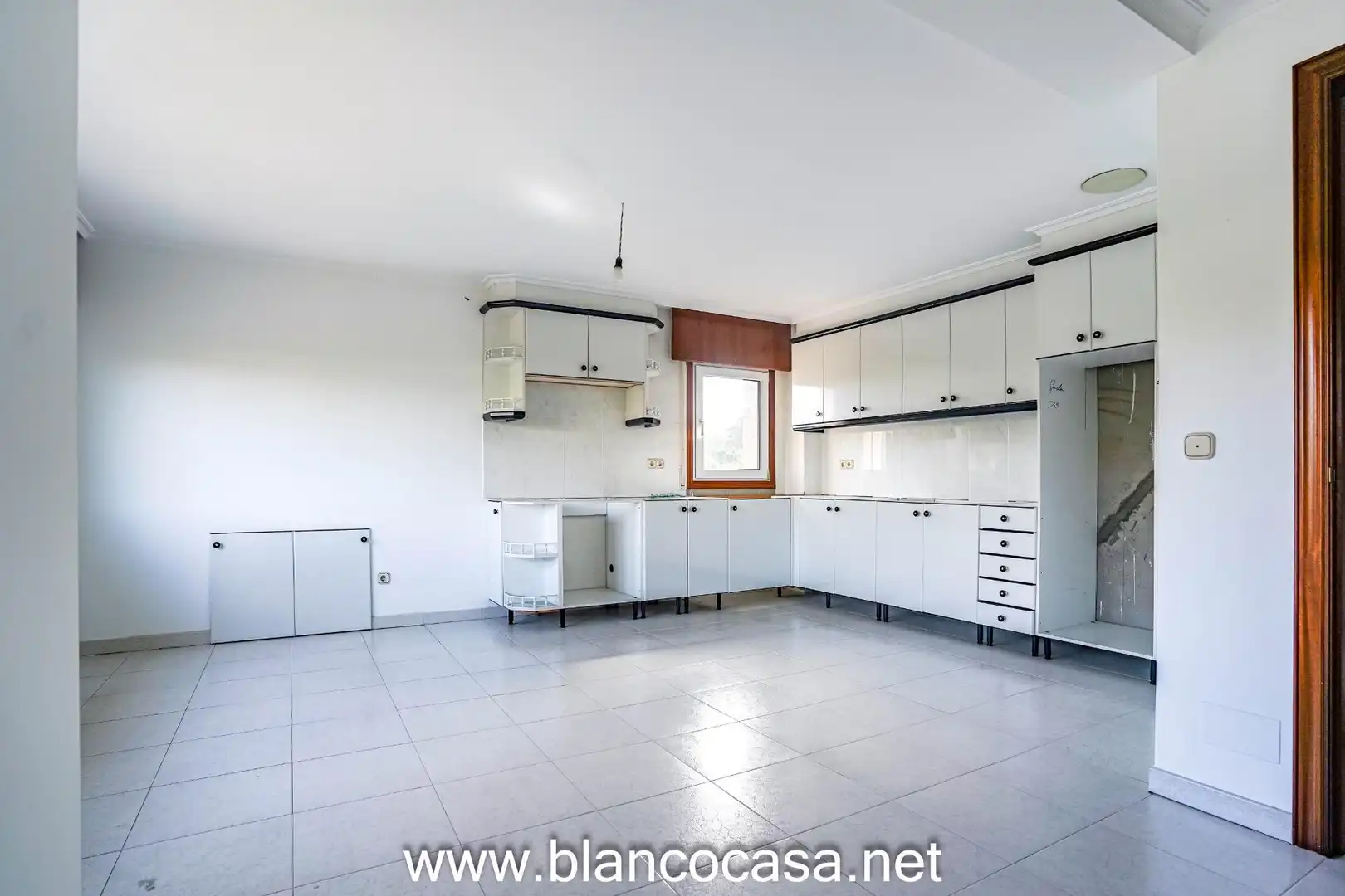 Cocina de Casa o chalet en venta en Carballo con Calefacción, Jardín privado y Trastero