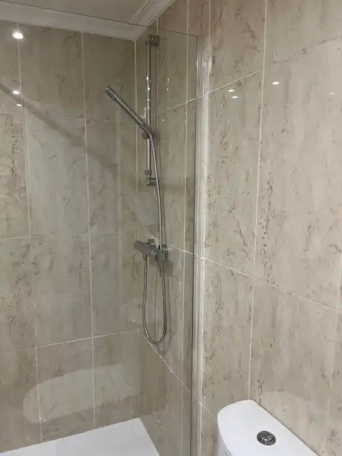 Baño de Piso de alquiler en Málaga con Aire acondicionado, Parquet y Terraza