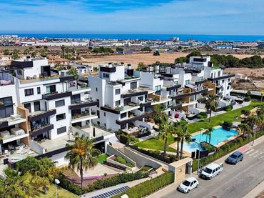 Penthouse mit Pool zum Verkauf in Orihuela Costa
