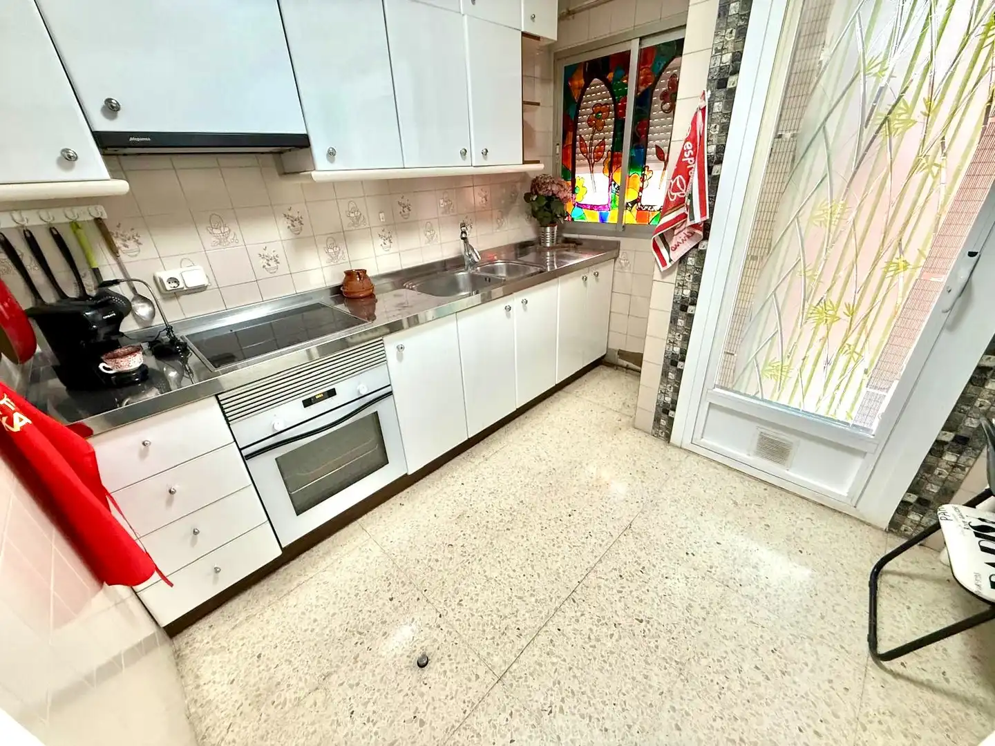 Kitchen of Flat for sale in Benidorm  with Swimming Pool, Furnished and Community pool