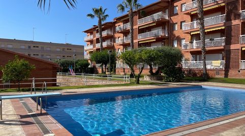 Ático reformado a 50 metros de la playa con piscina en Roda de Berà