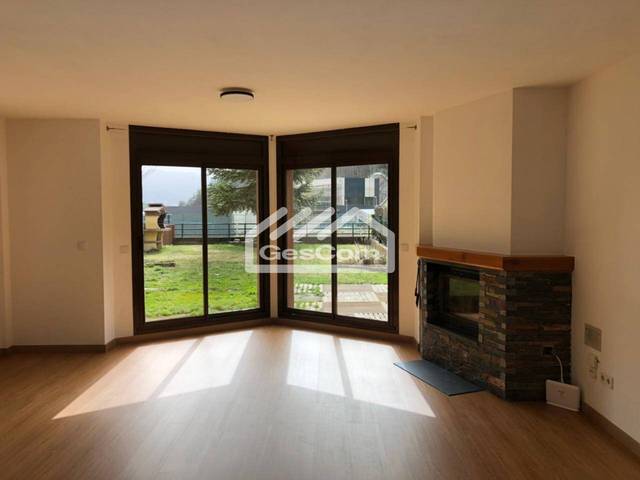 Piso en Alquiler en Arinsal - Erts